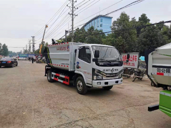 東風(fēng)小多利卡國六7方無泄漏后裝式壓縮垃圾車