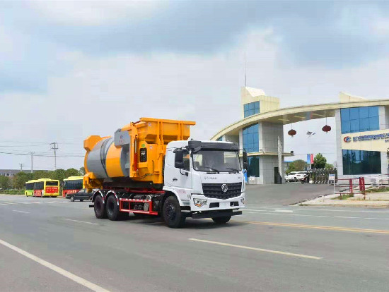 東風(fēng)專(zhuān)底D3L國(guó)六后雙橋車(chē)廂可卸（鉤臂）式垃圾車(chē)